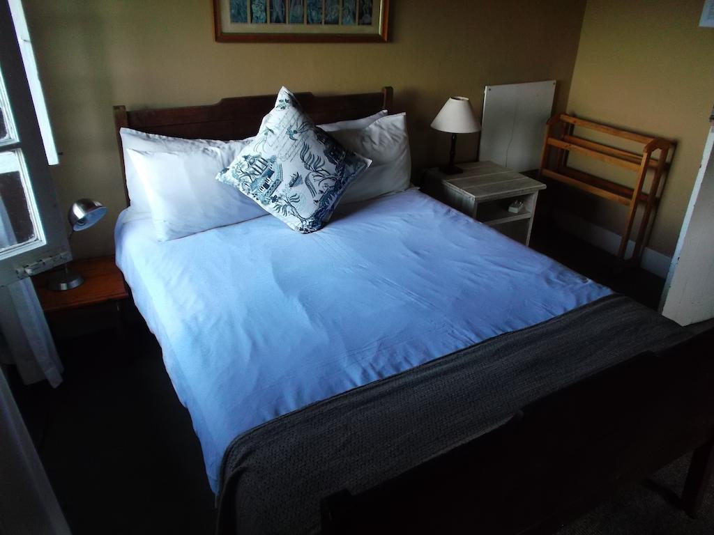 Fairy Knowe Backpackers Lodge Уилдернесс Номер фото