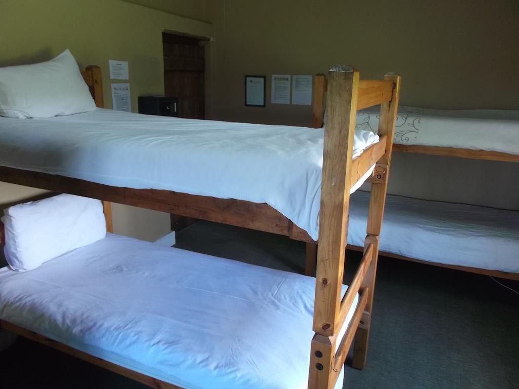 Fairy Knowe Backpackers Lodge Уилдернесс Номер фото